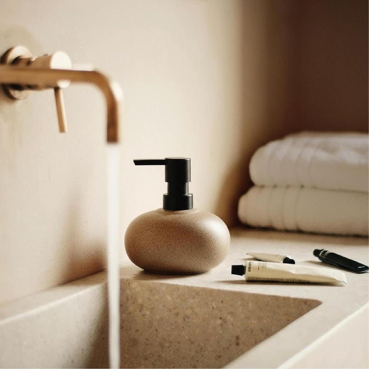 Hillcrest Bathware Speckled Brown Ceramic Pebble Soap Dispenser additional product photo